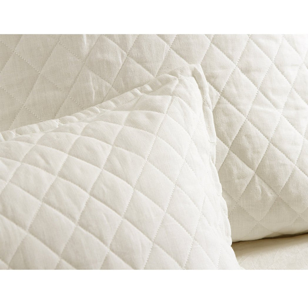 Hampton cream pillows